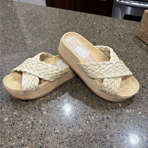 Dolce Vita platform sandal 8.5